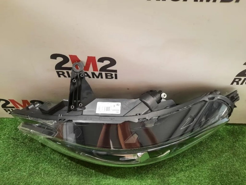 Proiettore ANT SX 811500H150 Peugeot 108 2014