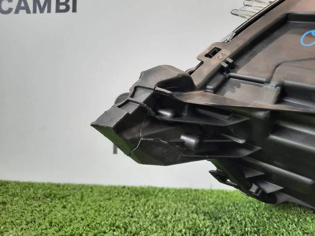 Proiettore ANT SX 9833036380 Peugeot 2008 II 2020