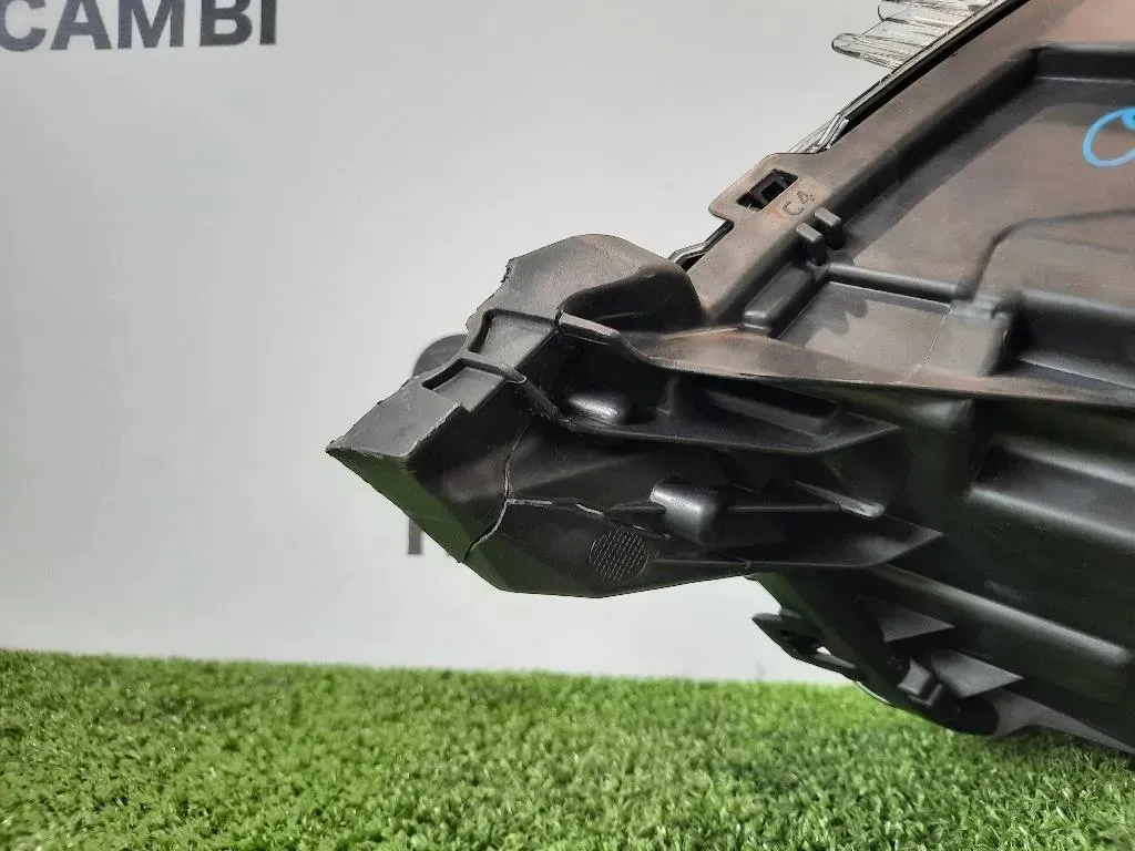 Proiettore ANT SX 9833036380 Peugeot 2008 II 2020