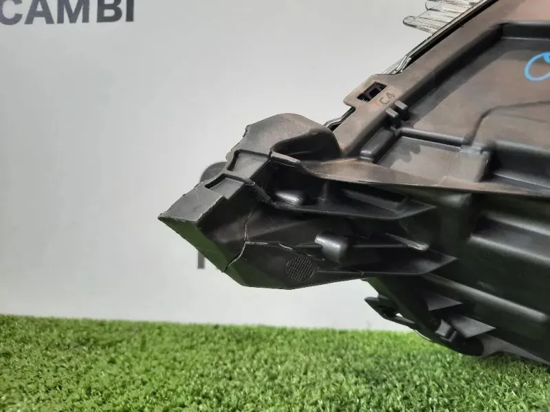 Proiettore ANT SX 9833036380 Peugeot 2008 II 2020