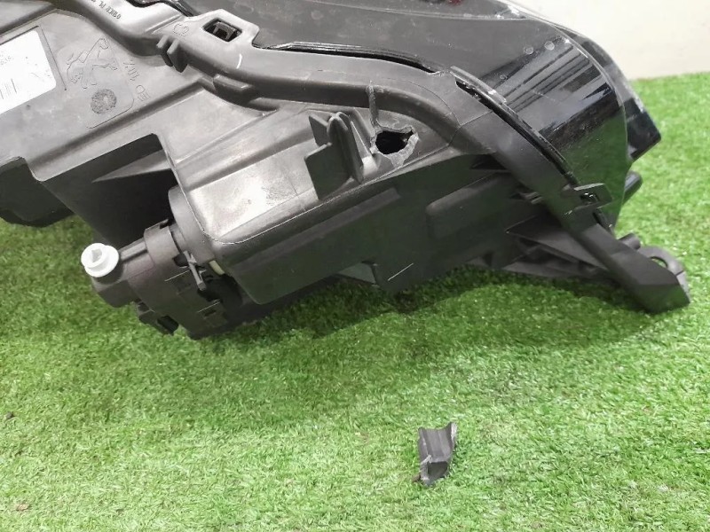 Proiettore ANT SX 9833036380 ECO LED Peugeot 2008 II 2020