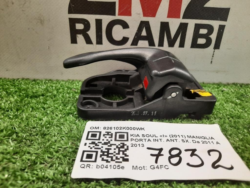 Maniglia Porta INT ANT SX 826102K000WK Kia SOUL I 2011