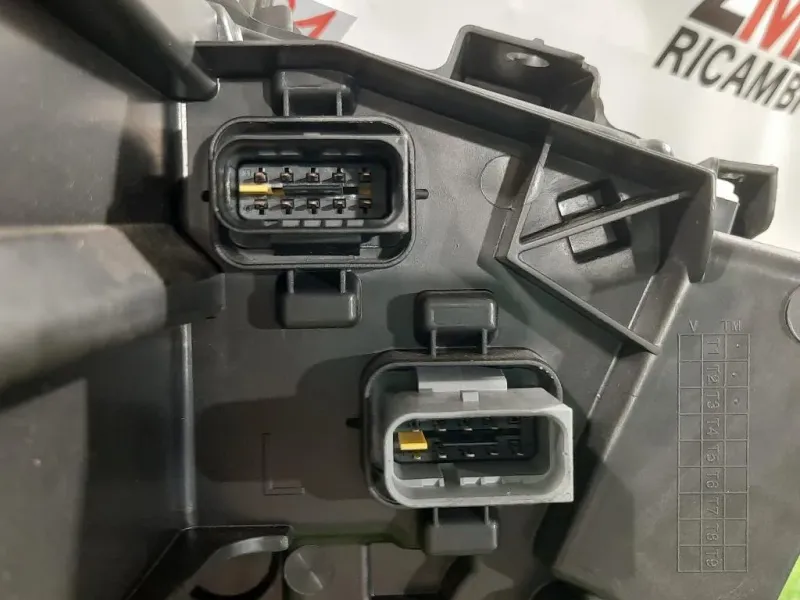 Proiettore ANT SX 98 362 302 8089914773 Peugeot 3008 II 2016