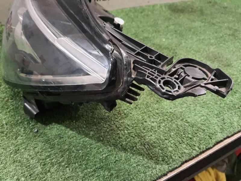 Proiettore ANT SX 9816990680 Peugeot 308 II 2017