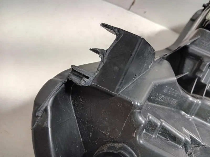 Proiettore ANT SX 260601693R DANNEGGIATO Renault Captur I 2017