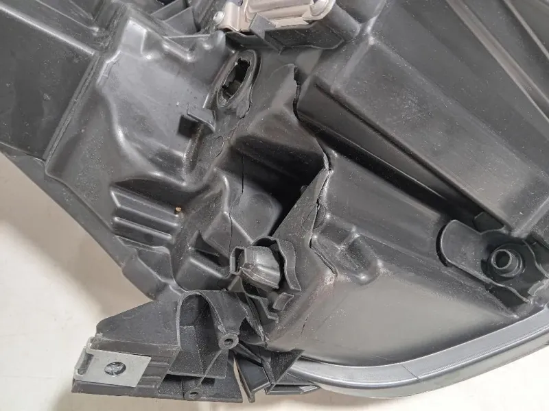 Proiettore ANT SX 260601693R DANNEGGIATO Renault Captur I 2017