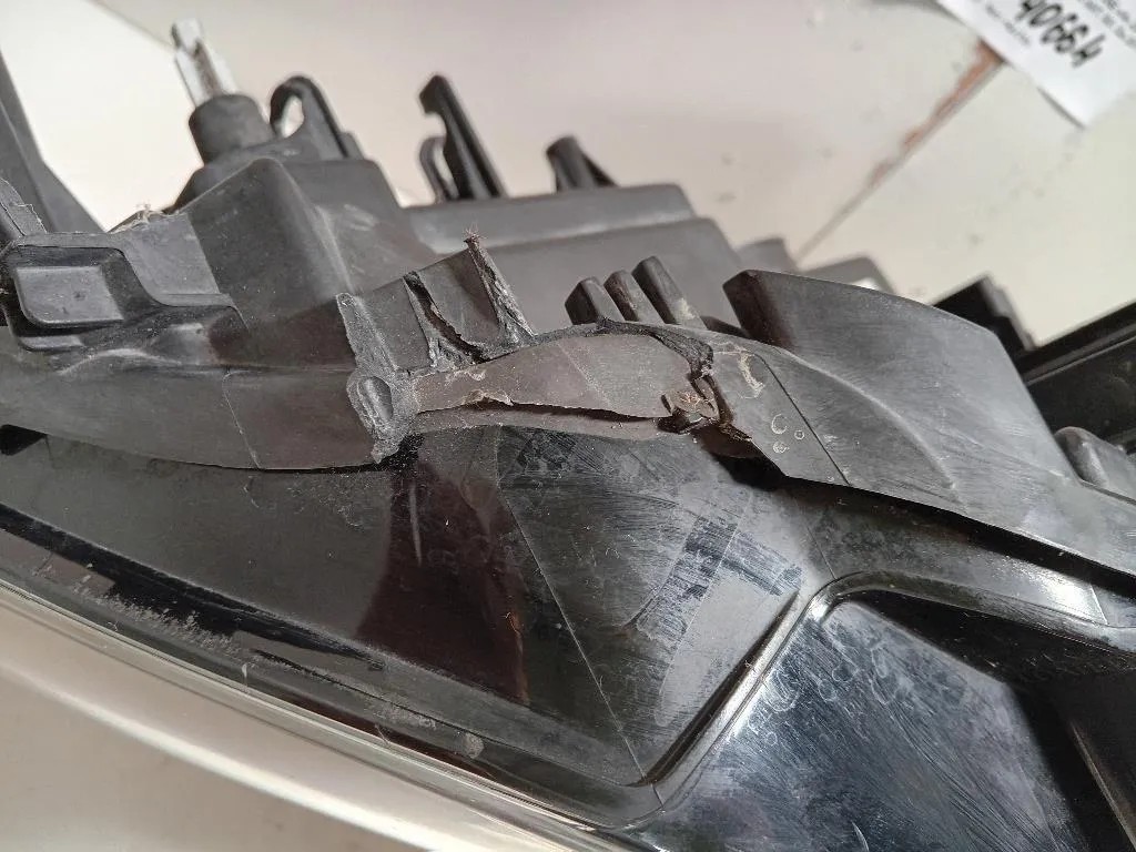 Proiettore ANT SX 260602792R Renault Mégane III 2012