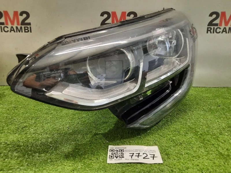 Proiettore ANT SX 260602792R DIFFETTI IN FOTO Renault Mégane IV 2016