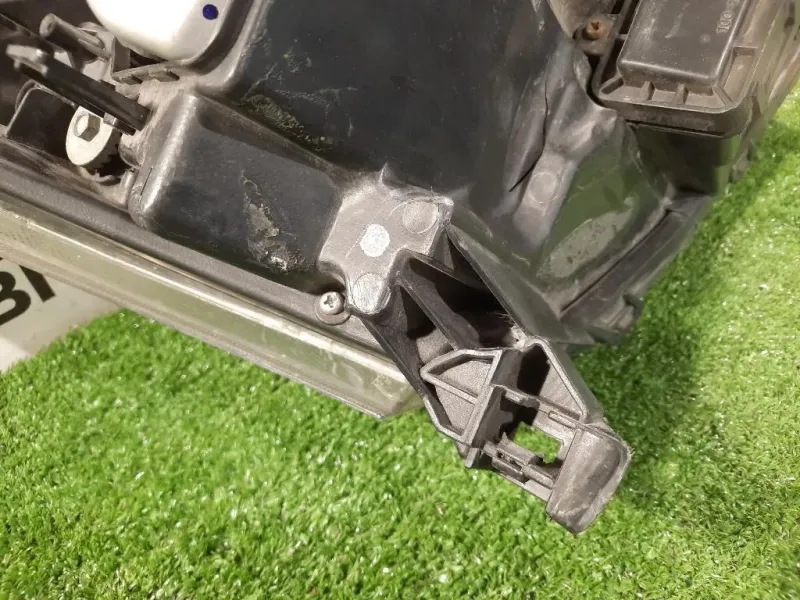 Proiettore ANT SX 99226-80008 Toyota Avensis II 2003