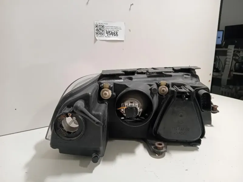 Proiettore ANT SX 3B0 941 015 AK Volkswagen Passat IV Variant 2000