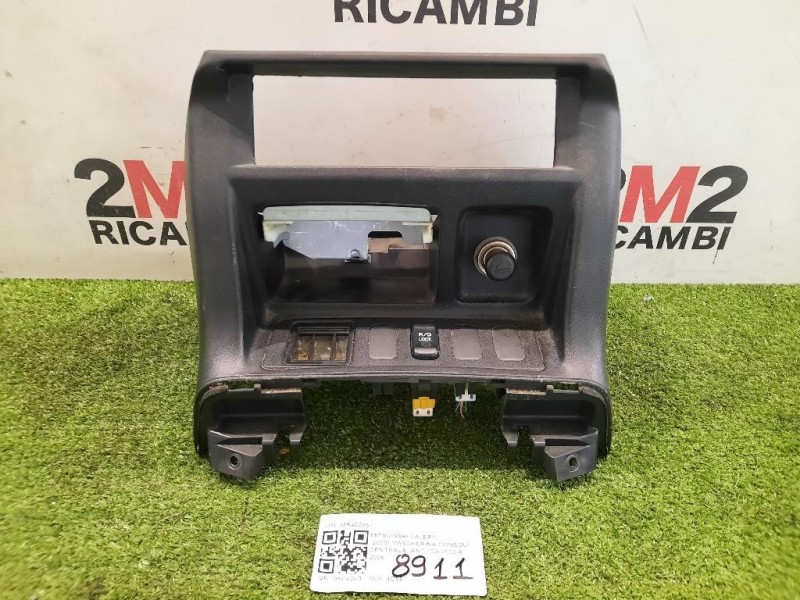 Mascherina Console Centrale ANT MR402651 Mitsubishi Pajero III 2000