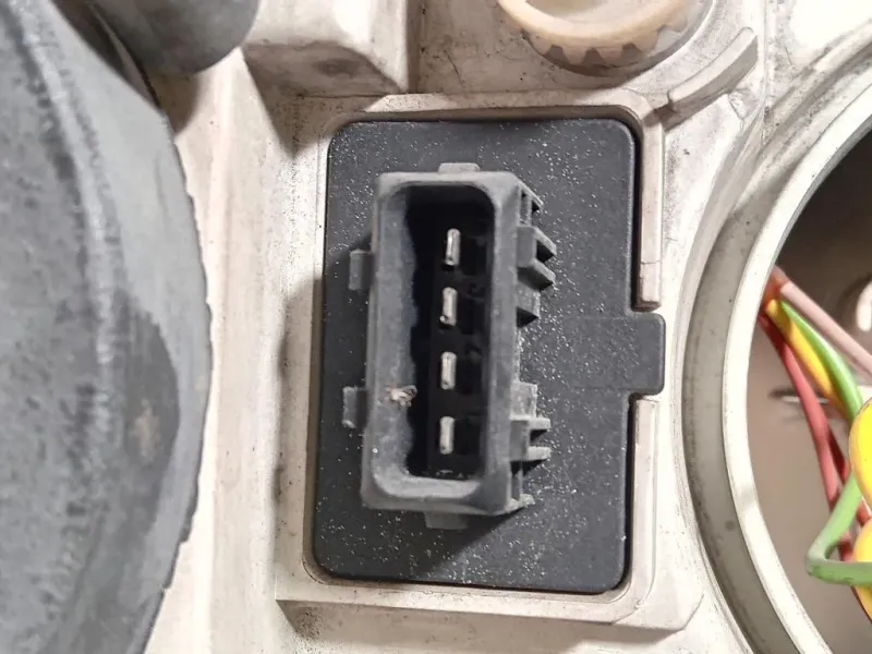 Proiettore ANT SX 1AG 007 861-33 Volvo V40 I 1996