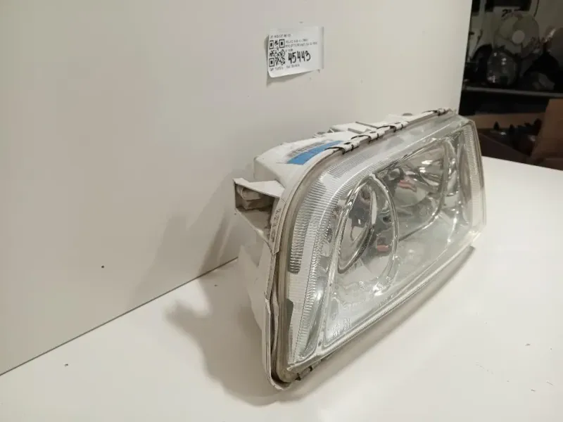 Proiettore ANT SX 1AG 007 861-33 Volvo V40 I 1996