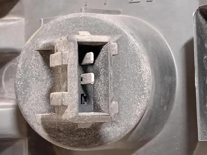 Proiettore ANT SX 8620687 Volvo V70 II 2000