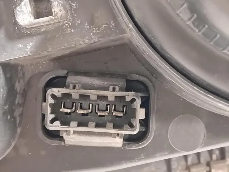 Proiettore ANT SX 8620687 Volvo V70 II 2000