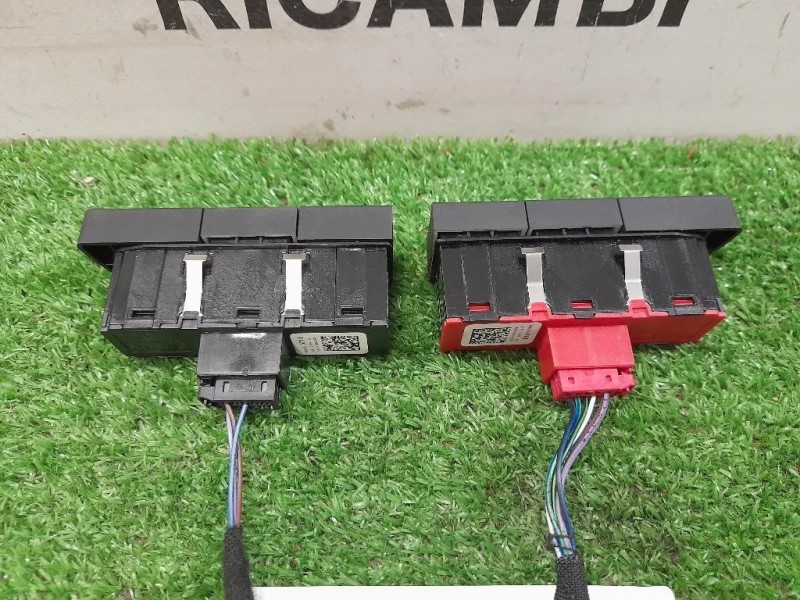 Pulsanti Comando Multifunzione 8X0959673 8X0959674L Audi A1 8XF Sportback 2015