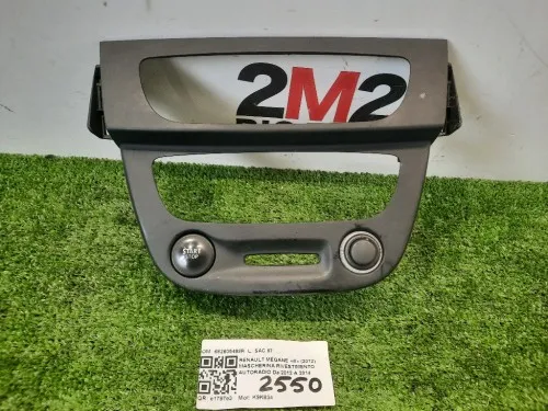 Mascherina Rivestimento Autoradio 682605488R Renault Mégane III 2012