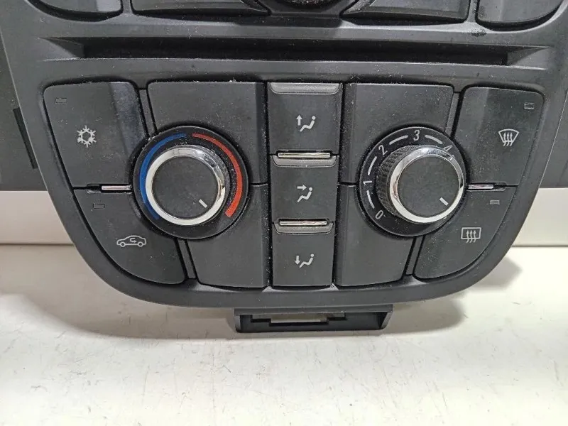 Pulsanti Comando Multifunzione 13337222 Opel Astra J 2010