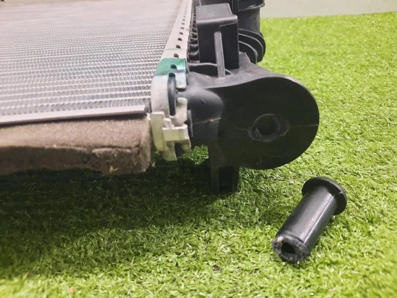 Radiatore Acqua LR075360 GJ328005BB Land Rover Range Rover Evoque II 2019