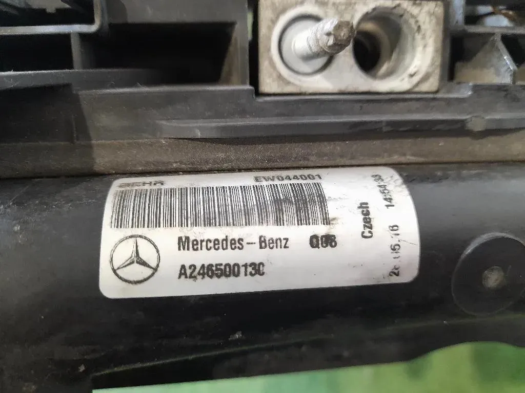 Radiatore Acqua A2465001303 Mercedes Classe A W176 2015