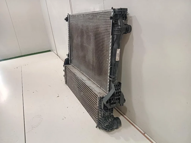 Radiatore Acqua A9105010900A9105000200 Mercedes VITO W447 2014