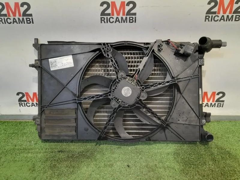 Radiatore Acqua 1K0121251P 1K0959455DM Volkswagen GOLF V 2004