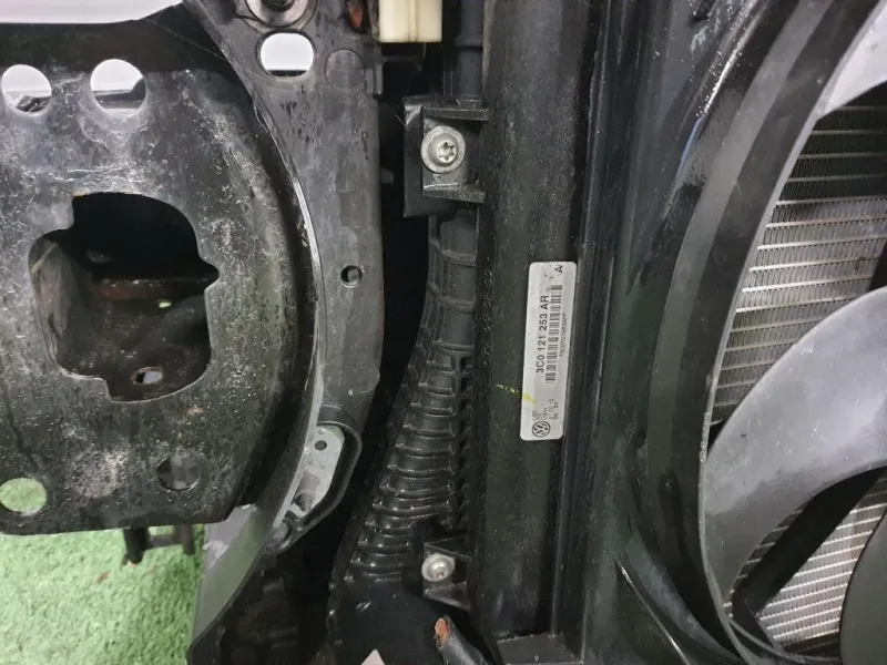 Radiatore Acqua Volkswagen Passat VI Variant 2011