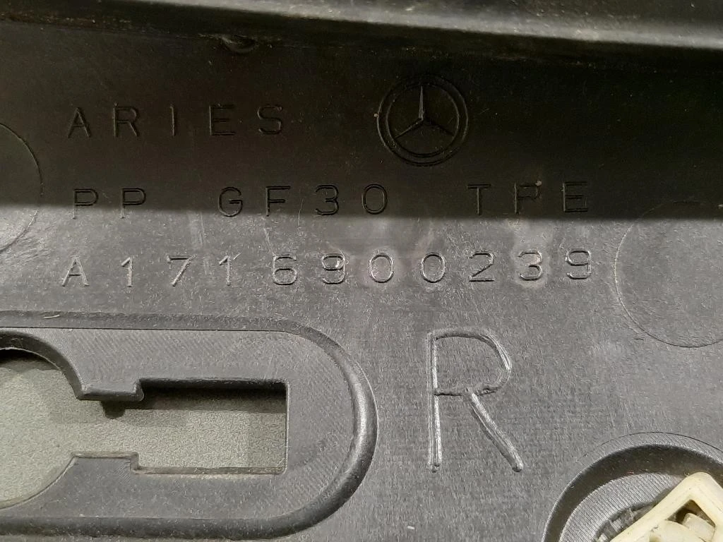 Modanatura Adesiva Montante Parabrezza DX A1716900239 Mercedes Classe SLK R171 2004