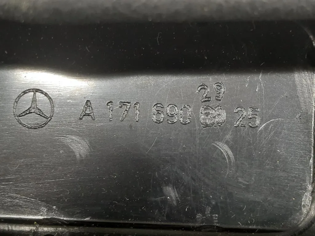 Modanatura Adesiva Montante Parabrezza SX A1716902925 Mercedes Classe SLK R171 2004