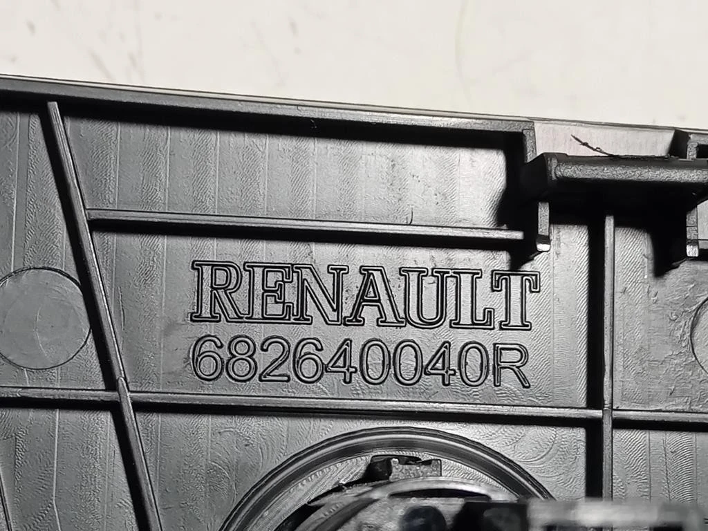 USB Distributore HUB Convertitore 682640040R Dacia Duster II 2021