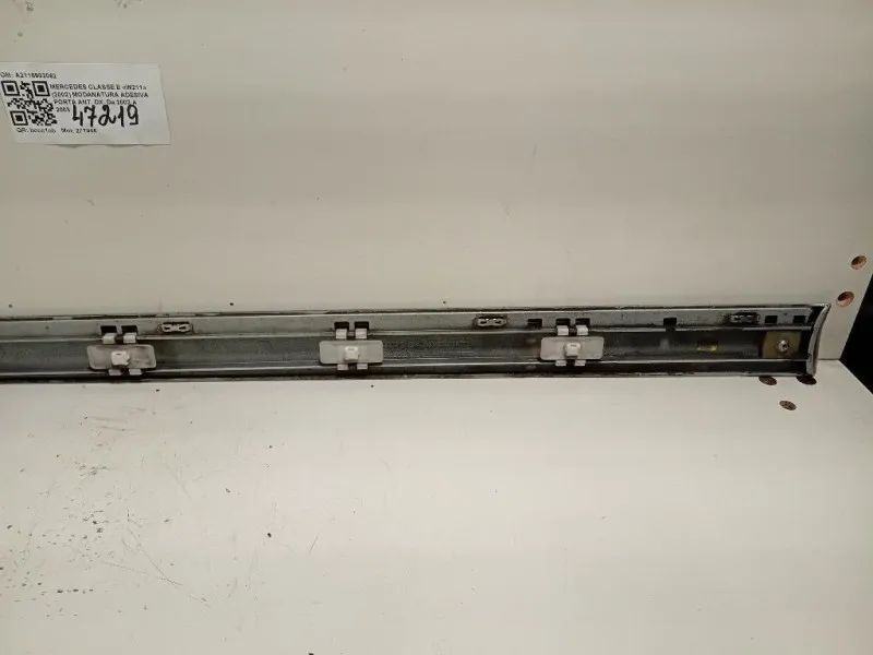 Modanatura Adesiva Porta ANT DX A2116902062 Mercedes Classe E W211 2002