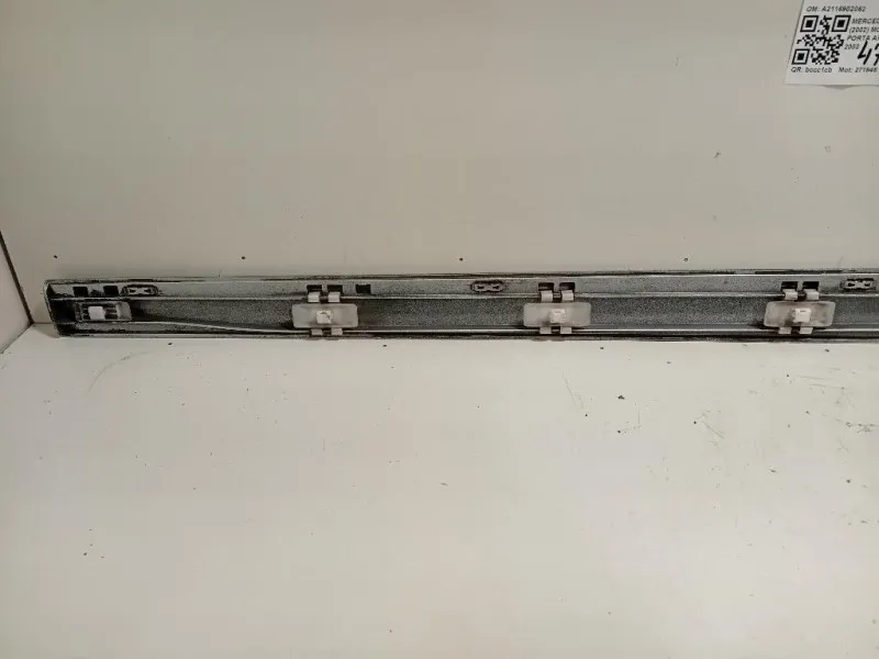 Modanatura Adesiva Porta ANT DX A2116902062 Mercedes Classe E W211 2002