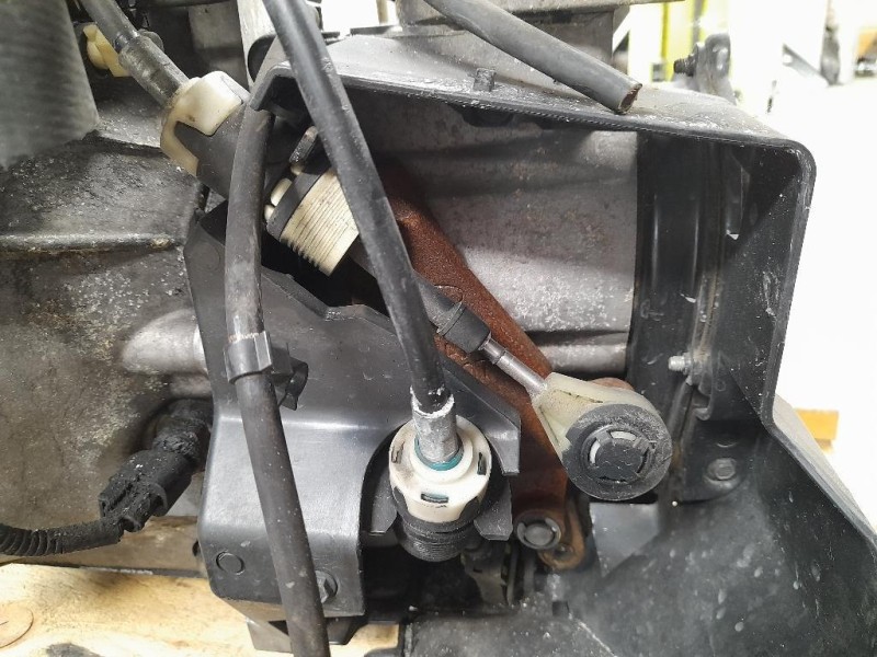 Cambio UGJC BA6R7002ABB Ford Fiesta VI 2012