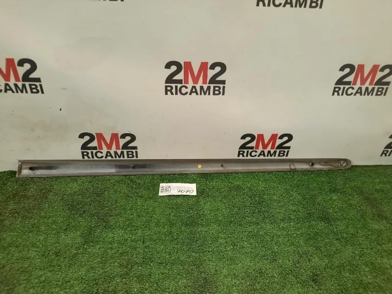 Modanatura Adesiva Porta ANT DX 1K4853516C Volkswagen GOLF V 2004