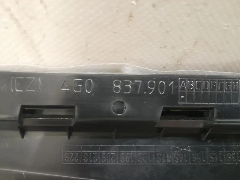 Modanatura Adesiva Porta ANT SX 4G0837901A Audi A6 4G5 Avant 2012