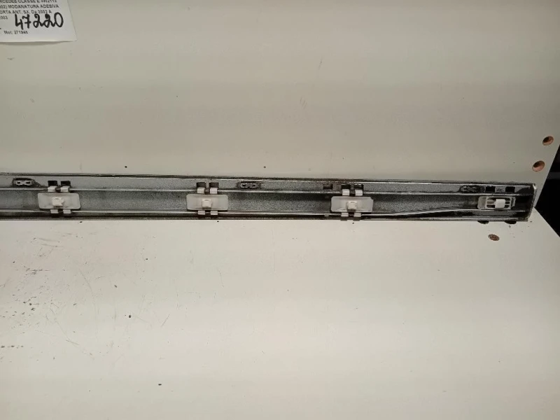 Modanatura Adesiva Porta ANT SX A2116901962 Mercedes Classe E W211 2002