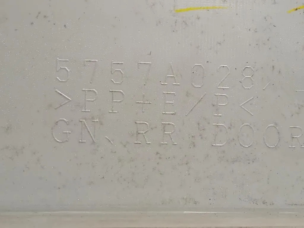 Modanatura Adesiva Porta POST DX 5757A028 Mitsubishi Pajero IV 2007
