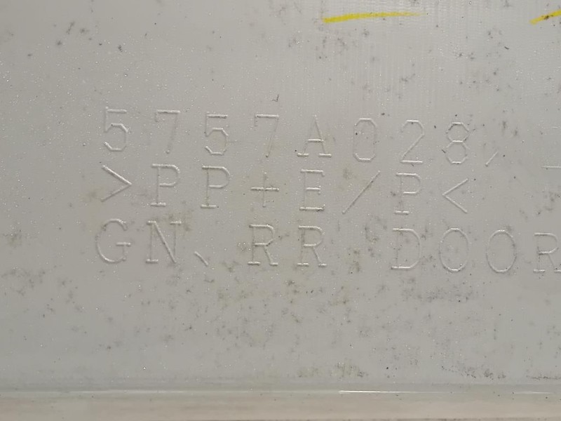 Modanatura Adesiva Porta POST DX 5757A028 Mitsubishi Pajero IV 2007