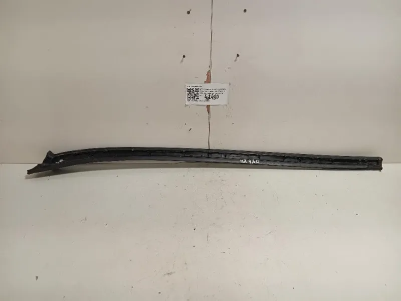 Modanatura Cristallo Deflettore SX A2056900162 Mercedes Classe C W205 2014