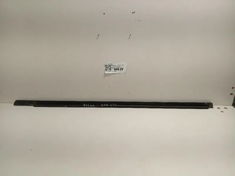 Modanatura Estraschiavetro Porta ANT DX A2516904680 Mercedes Classe R W251 2006