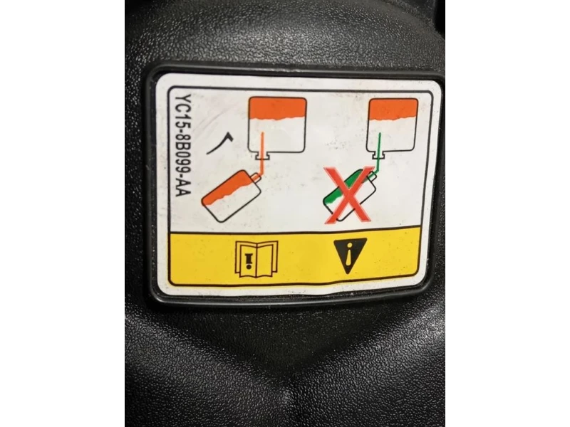 Vaschetta Acqua GX73 8A080 AC Jaguar XE 2015