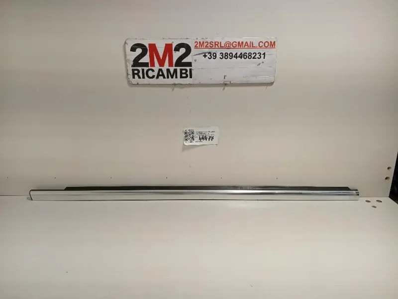 Modanatura Estraschiavetro Porta ANT DX A2516904680 Mercedes Classe R W251 2006