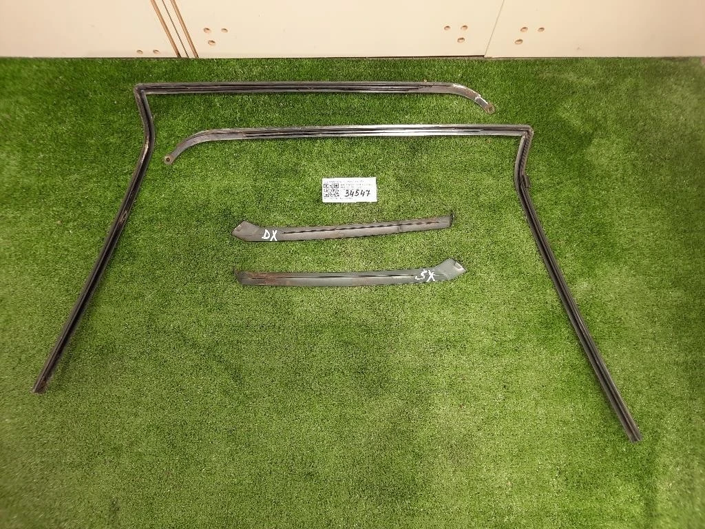 Modanatura Lunotto MODANATURA LUNOTTO SX+DX Mercedes Classe E W124 1985