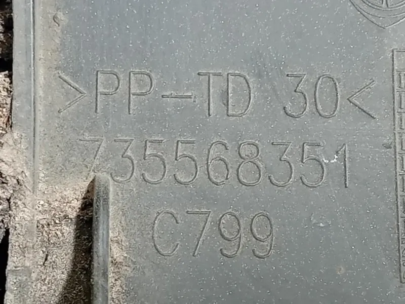 Modanatura Paracolpi Parafango ANT DX 735568351 Fiat 500L 2013