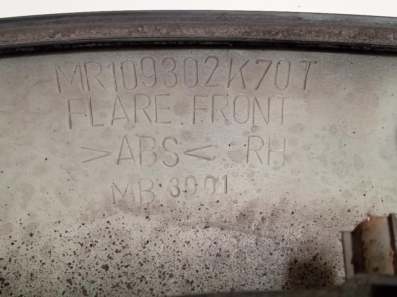 Modanatura Paracolpi Parafango ANT DX MODANATURA PARACOLPI PARAFANGO ANT DX Mitsubishi L200 II 1997