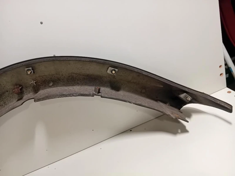 Modanatura Paracolpi Parafango ANT DX MODANATURA PARACOLPI PARAFANGO ANT DX Mitsubishi L200 II 1997