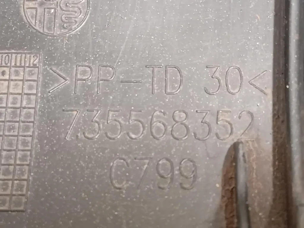 Modanatura Paracolpi Parafango ANT SX 735568352 Fiat 500L 2013