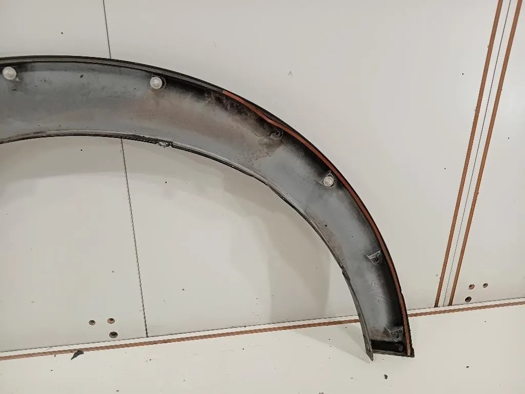 Modanatura Paracolpi Parafango ANT SX MODANATURA PARACOLPI PARAFANGO ANT SX Mitsubishi Pajero IV 2007