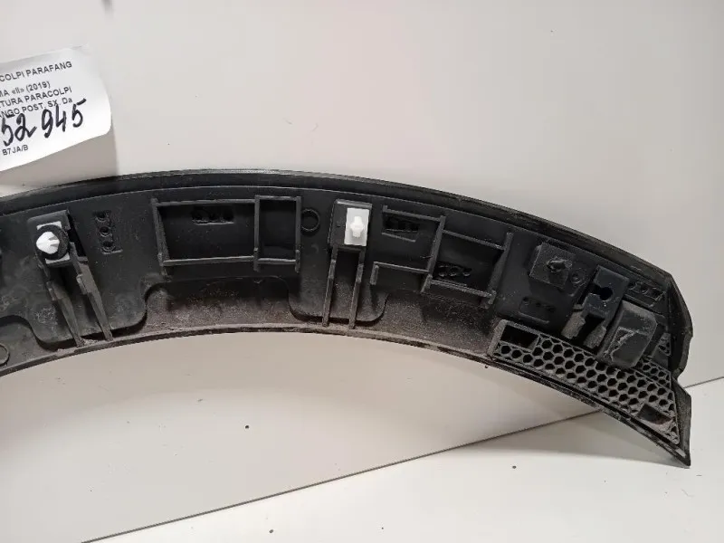 Modanatura Paracolpi Parafango POST SX MODANATURA PARACOLPI PARAFANGO POST SX Ford PUMA II 2024