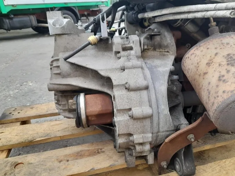 Cambio UKDA AV4R7002AA Ford KUGA I 2008